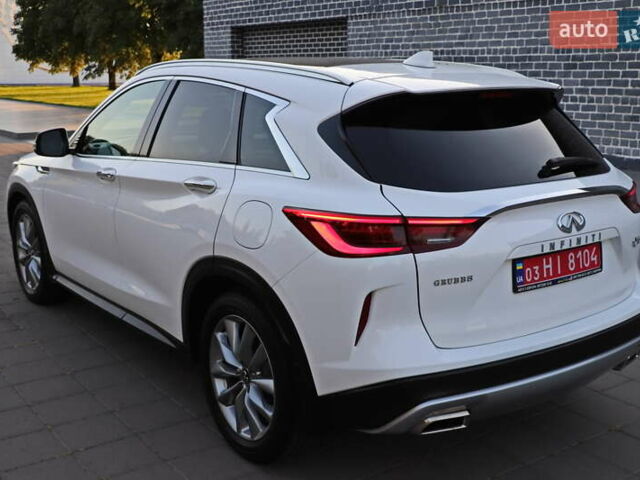 Белый Инфинити QX50, объемом двигателя 2 л и пробегом 84 тыс. км за 21999 $, фото 6 на Automoto.ua
