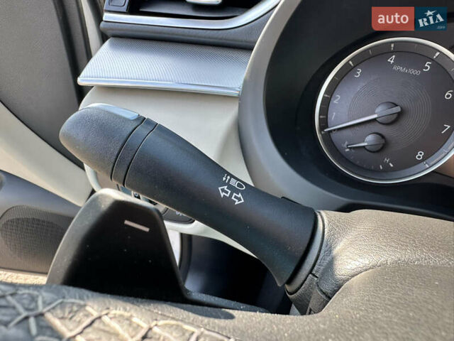 Белый Инфинити QX50, объемом двигателя 2 л и пробегом 71 тыс. км за 23999 $, фото 23 на Automoto.ua