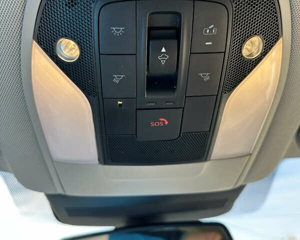 Белый Инфинити QX50, объемом двигателя 2 л и пробегом 71 тыс. км за 23999 $, фото 24 на Automoto.ua