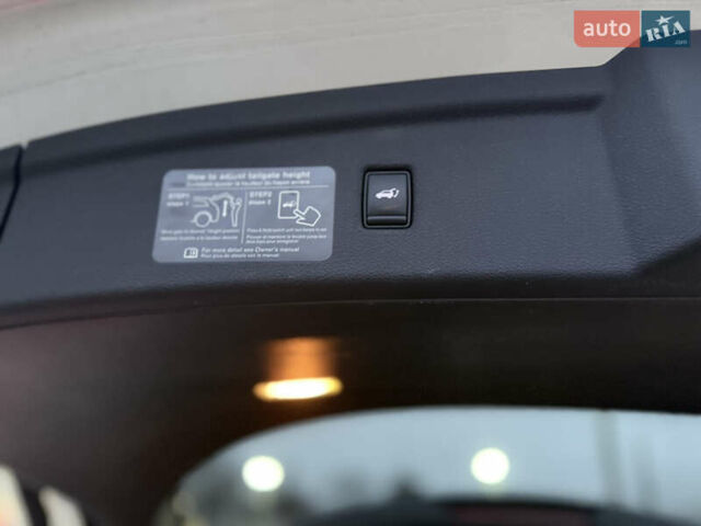 Білий Інфініті QX50, об'ємом двигуна 1.99 л та пробігом 57 тис. км за 31900 $, фото 68 на Automoto.ua