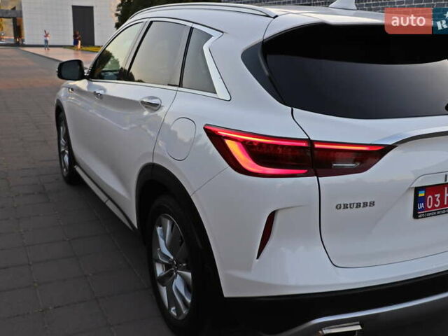 Белый Инфинити QX50, объемом двигателя 2 л и пробегом 84 тыс. км за 21999 $, фото 39 на Automoto.ua