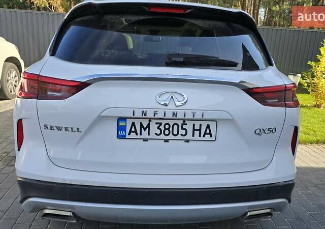 Білий Інфініті QX50, об'ємом двигуна 2 л та пробігом 81 тис. км за 30000 $, фото 7 на Automoto.ua