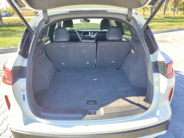 Белый Инфинити QX50, объемом двигателя 2 л и пробегом 82 тыс. км за 29900 $, фото 18 на Automoto.ua