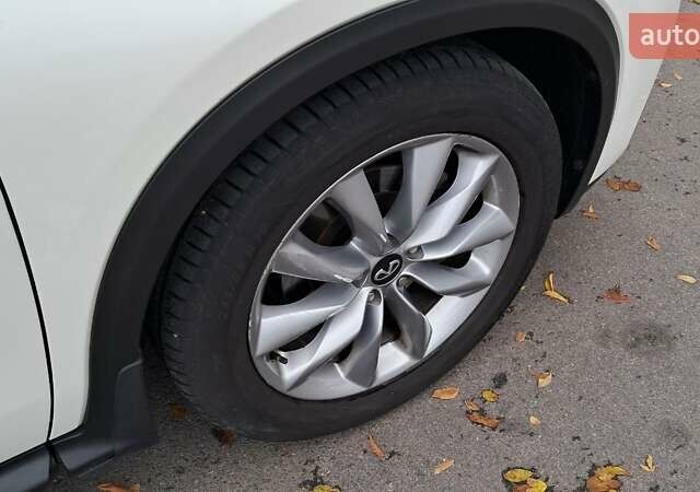 Белый Инфинити QX50, объемом двигателя 2 л и пробегом 74 тыс. км за 24900 $, фото 12 на Automoto.ua