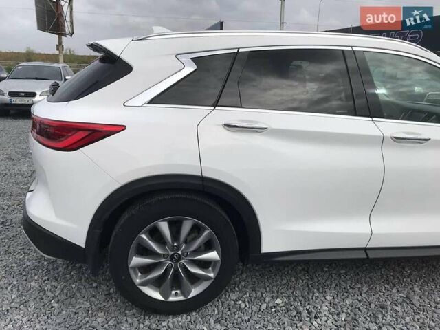 Белый Инфинити QX50, объемом двигателя 2 л и пробегом 60 тыс. км за 25740 $, фото 4 на Automoto.ua