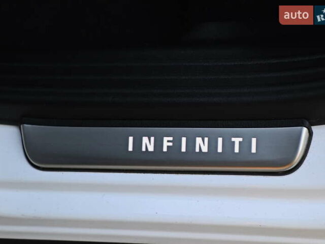 Белый Инфинити QX50, объемом двигателя 2 л и пробегом 84 тыс. км за 21999 $, фото 16 на Automoto.ua