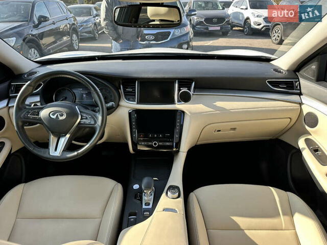 Белый Инфинити QX50, объемом двигателя 2 л и пробегом 71 тыс. км за 23999 $, фото 30 на Automoto.ua