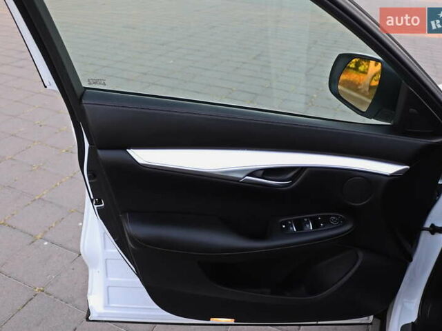 Белый Инфинити QX50, объемом двигателя 2 л и пробегом 84 тыс. км за 21999 $, фото 15 на Automoto.ua