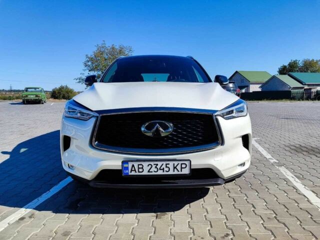 Белый Инфинити QX50, объемом двигателя 2 л и пробегом 82 тыс. км за 29900 $, фото 2 на Automoto.ua
