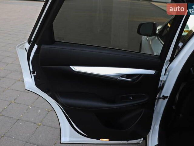 Белый Инфинити QX50, объемом двигателя 2 л и пробегом 84 тыс. км за 21999 $, фото 18 на Automoto.ua