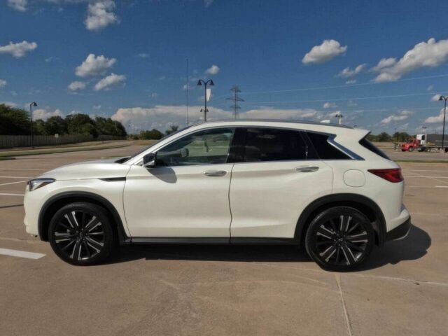 Белый Инфинити QX50, объемом двигателя 2 л и пробегом 26 тыс. км за 6300 $, фото 3 на Automoto.ua