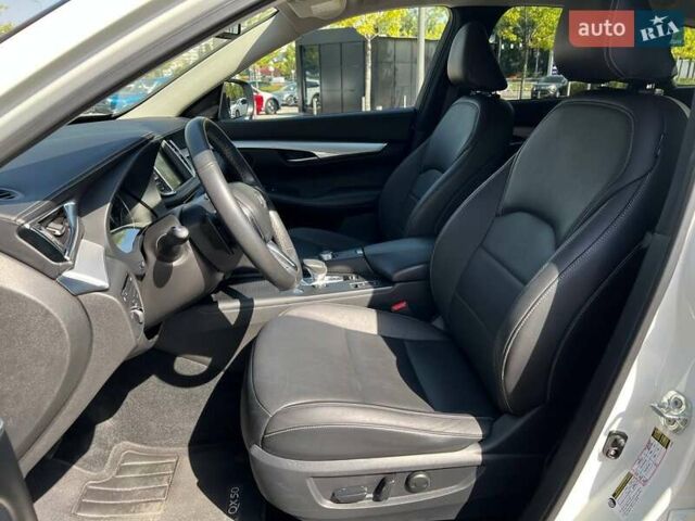 Белый Инфинити QX50, объемом двигателя 2 л и пробегом 75 тыс. км за 25490 $, фото 7 на Automoto.ua