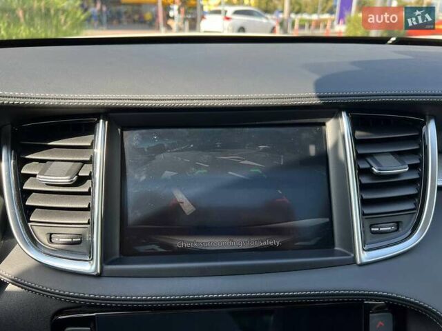 Белый Инфинити QX50, объемом двигателя 2 л и пробегом 75 тыс. км за 25490 $, фото 23 на Automoto.ua