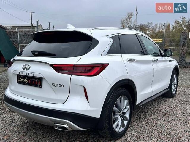 Белый Инфинити QX50, объемом двигателя 1.99 л и пробегом 54 тыс. км за 27200 $, фото 4 на Automoto.ua