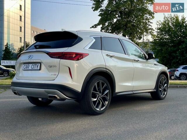 Белый Инфинити QX50, объемом двигателя 1.99 л и пробегом 34 тыс. км за 34999 $, фото 7 на Automoto.ua