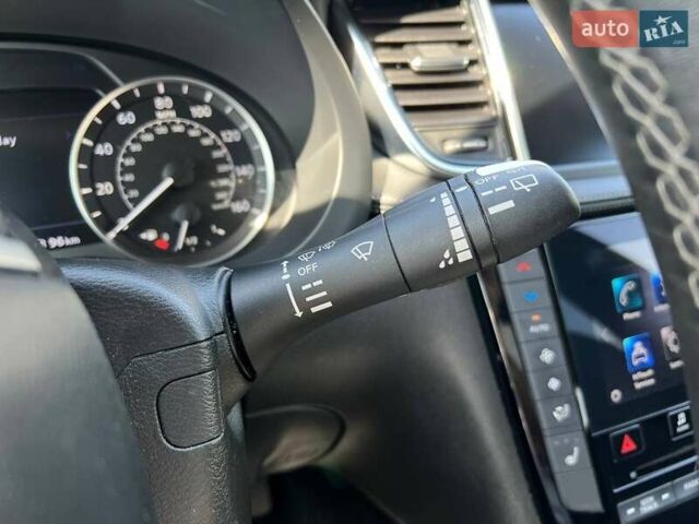 Белый Инфинити QX50, объемом двигателя 2 л и пробегом 75 тыс. км за 25490 $, фото 18 на Automoto.ua