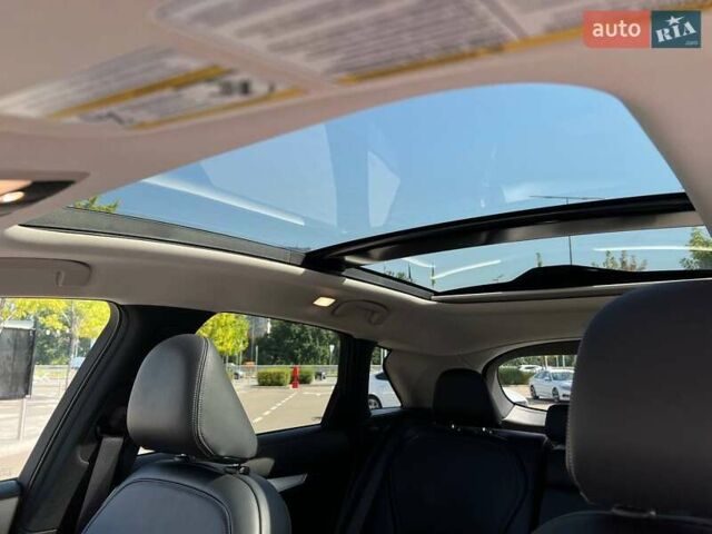 Белый Инфинити QX50, объемом двигателя 2 л и пробегом 75 тыс. км за 25490 $, фото 24 на Automoto.ua