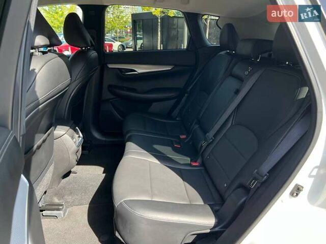 Белый Инфинити QX50, объемом двигателя 2 л и пробегом 75 тыс. км за 25490 $, фото 8 на Automoto.ua