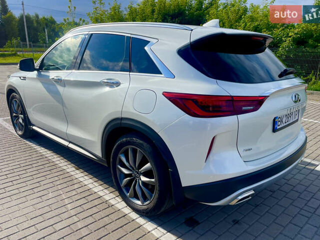 Белый Инфинити QX50, объемом двигателя 2 л и пробегом 74 тыс. км за 29700 $, фото 15 на Automoto.ua