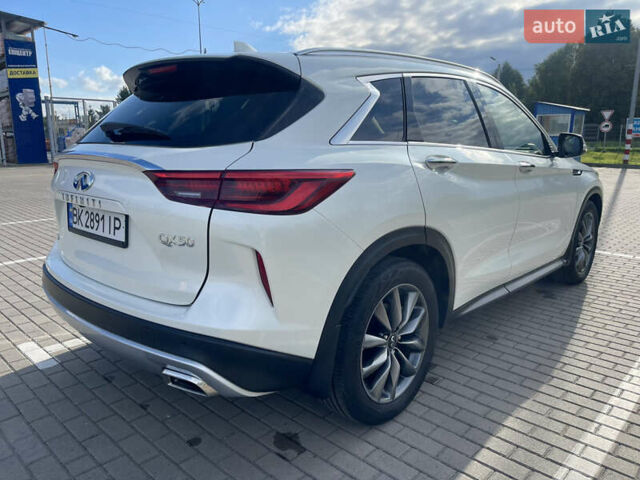 Белый Инфинити QX50, объемом двигателя 2 л и пробегом 74 тыс. км за 29700 $, фото 12 на Automoto.ua