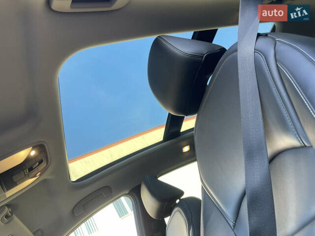 Белый Инфинити QX50, объемом двигателя 2 л и пробегом 74 тыс. км за 29700 $, фото 29 на Automoto.ua