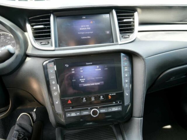 Білий Інфініті QX50, об'ємом двигуна 2 л та пробігом 34 тис. км за 11000 $, фото 11 на Automoto.ua