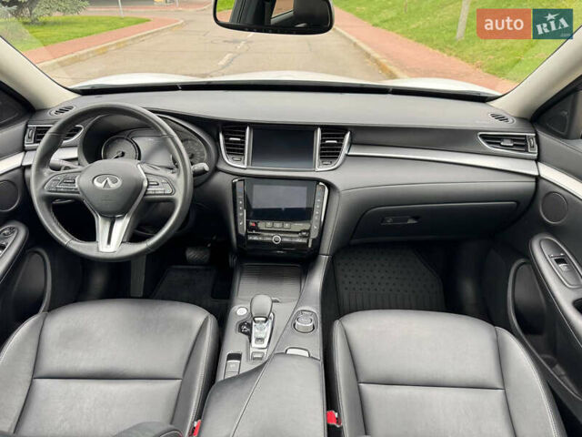Белый Инфинити QX50, объемом двигателя 2 л и пробегом 81 тыс. км за 21900 $, фото 26 на Automoto.ua