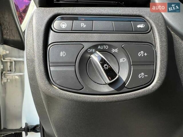 Белый Инфинити QX50, объемом двигателя 2 л и пробегом 75 тыс. км за 25490 $, фото 13 на Automoto.ua