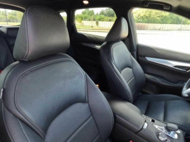 Белый Инфинити QX50, объемом двигателя 2 л и пробегом 26 тыс. км за 6300 $, фото 10 на Automoto.ua