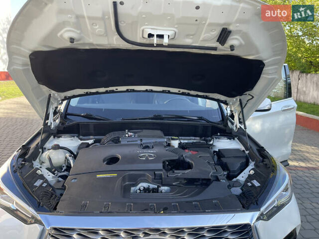 Белый Инфинити QX50, объемом двигателя 2 л и пробегом 74 тыс. км за 29700 $, фото 32 на Automoto.ua