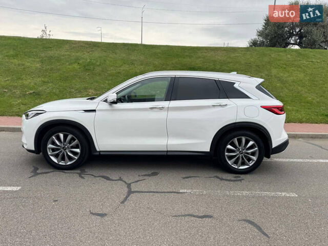 Белый Инфинити QX50, объемом двигателя 2 л и пробегом 81 тыс. км за 21900 $, фото 13 на Automoto.ua