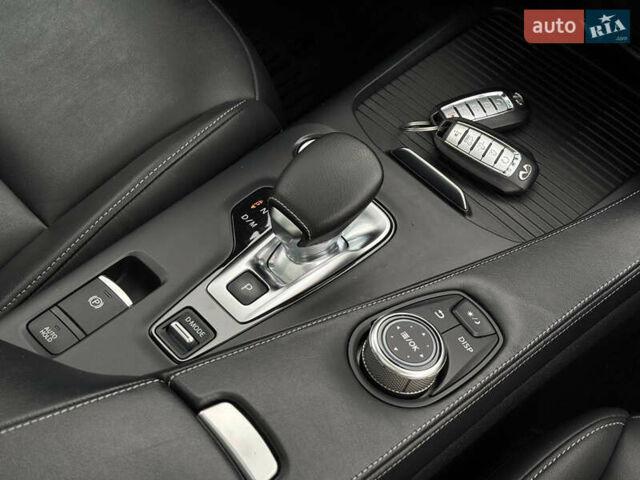 Белый Инфинити QX50, объемом двигателя 2 л и пробегом 81 тыс. км за 21900 $, фото 22 на Automoto.ua