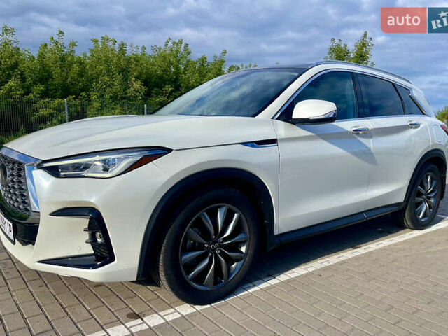 Белый Инфинити QX50, объемом двигателя 2 л и пробегом 74 тыс. км за 29700 $, фото 6 на Automoto.ua