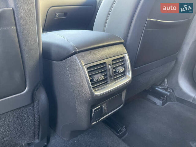 Белый Инфинити QX50, объемом двигателя 2 л и пробегом 74 тыс. км за 29700 $, фото 28 на Automoto.ua