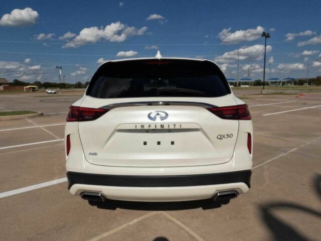 Белый Инфинити QX50, объемом двигателя 2 л и пробегом 26 тыс. км за 6300 $, фото 5 на Automoto.ua