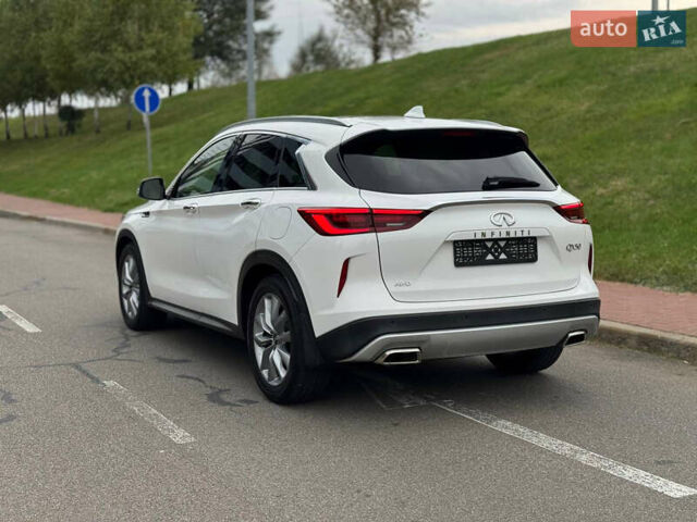 Белый Инфинити QX50, объемом двигателя 2 л и пробегом 81 тыс. км за 21900 $, фото 11 на Automoto.ua