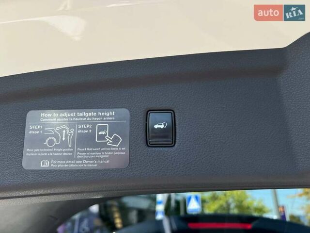 Белый Инфинити QX50, объемом двигателя 2 л и пробегом 75 тыс. км за 25490 $, фото 26 на Automoto.ua