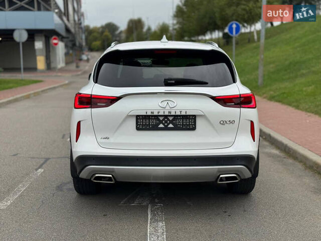 Белый Инфинити QX50, объемом двигателя 2 л и пробегом 81 тыс. км за 21900 $, фото 9 на Automoto.ua