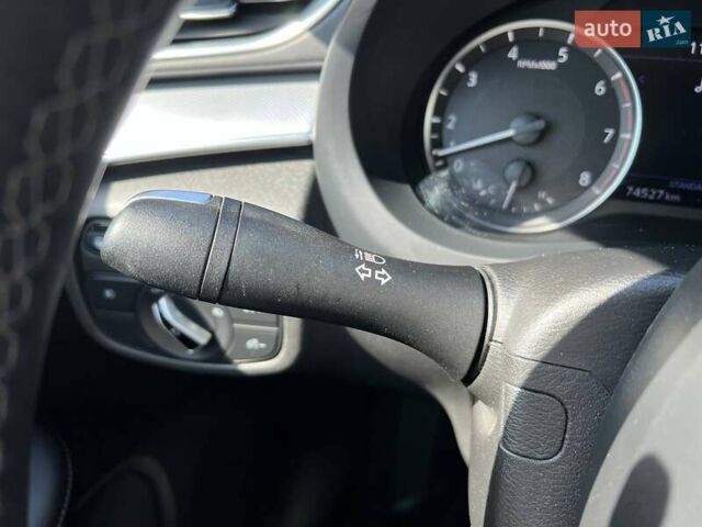 Белый Инфинити QX50, объемом двигателя 2 л и пробегом 75 тыс. км за 25490 $, фото 14 на Automoto.ua