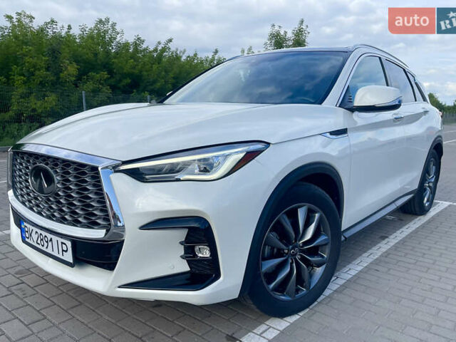 Белый Инфинити QX50, объемом двигателя 2 л и пробегом 74 тыс. км за 29700 $, фото 8 на Automoto.ua