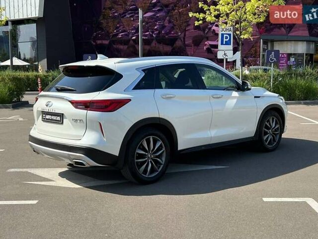 Белый Инфинити QX50, объемом двигателя 2 л и пробегом 75 тыс. км за 25490 $, фото 6 на Automoto.ua