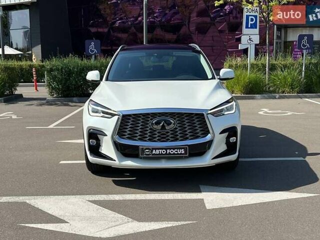 Белый Инфинити QX50, объемом двигателя 2 л и пробегом 75 тыс. км за 25490 $, фото 2 на Automoto.ua