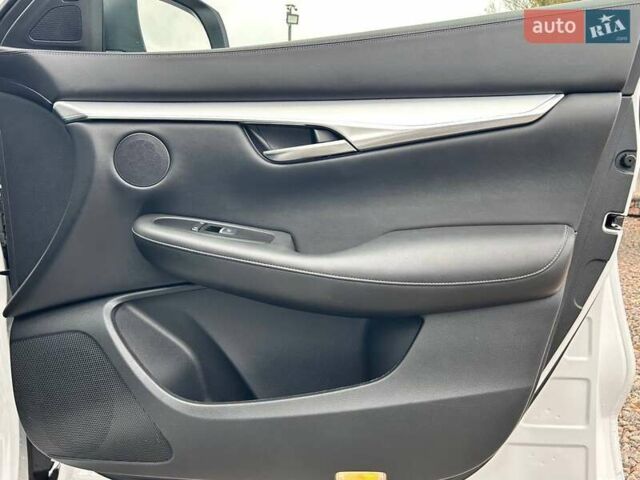 Белый Инфинити QX50, объемом двигателя 1.99 л и пробегом 54 тыс. км за 27200 $, фото 32 на Automoto.ua