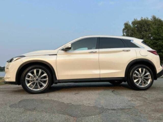 Белый Инфинити QX50, объемом двигателя 2 л и пробегом 56 тыс. км за 7300 $, фото 5 на Automoto.ua