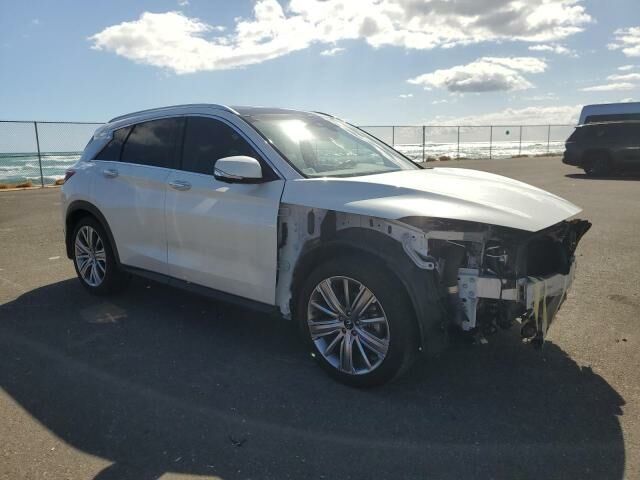 Белый Инфинити QX50, объемом двигателя 2 л и пробегом 37 тыс. км за 16900 $, фото 2 на Automoto.ua