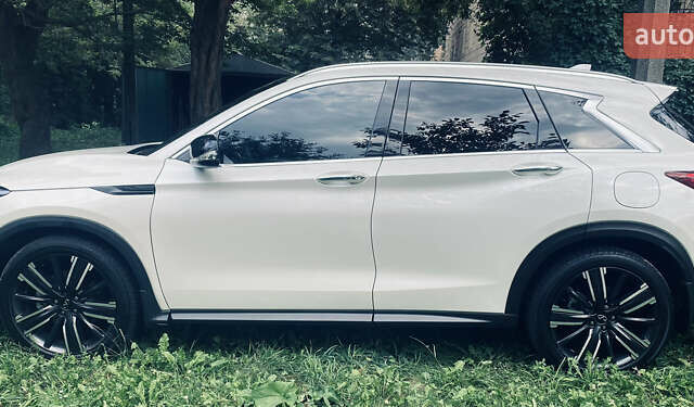 Белый Инфинити QX50, объемом двигателя 1.99 л и пробегом 13 тыс. км за 36000 $, фото 12 на Automoto.ua