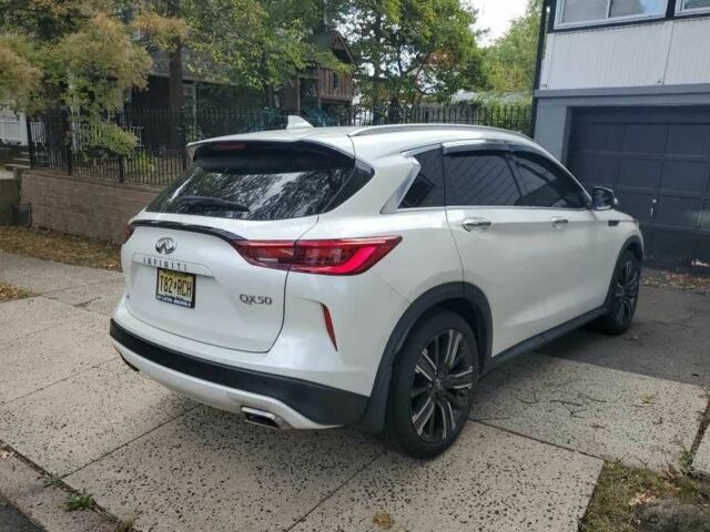 Белый Инфинити QX50, объемом двигателя 0 л и пробегом 45 тыс. км за 28000 $, фото 3 на Automoto.ua