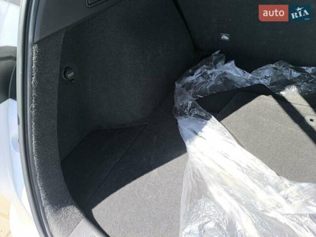 Белый Инфинити QX50, объемом двигателя 2 л и пробегом 14 тыс. км за 29800 $, фото 306 на Automoto.ua