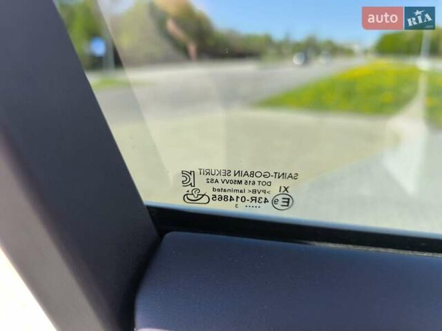 Белый Инфинити QX50, объемом двигателя 2 л и пробегом 14 тыс. км за 29800 $, фото 99 на Automoto.ua