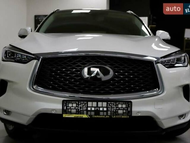 Белый Инфинити QX50, объемом двигателя 1.99 л и пробегом 38 тыс. км за 28999 $, фото 8 на Automoto.ua